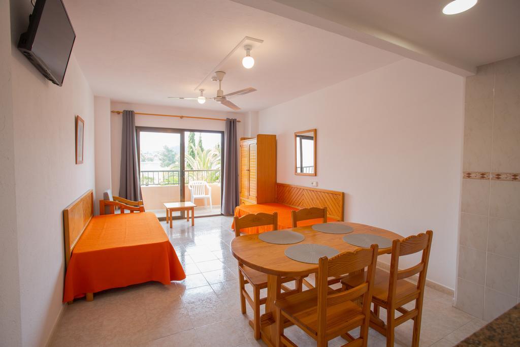 Apartamentos Zodiac Sant Antoni de Portmany Exterior foto