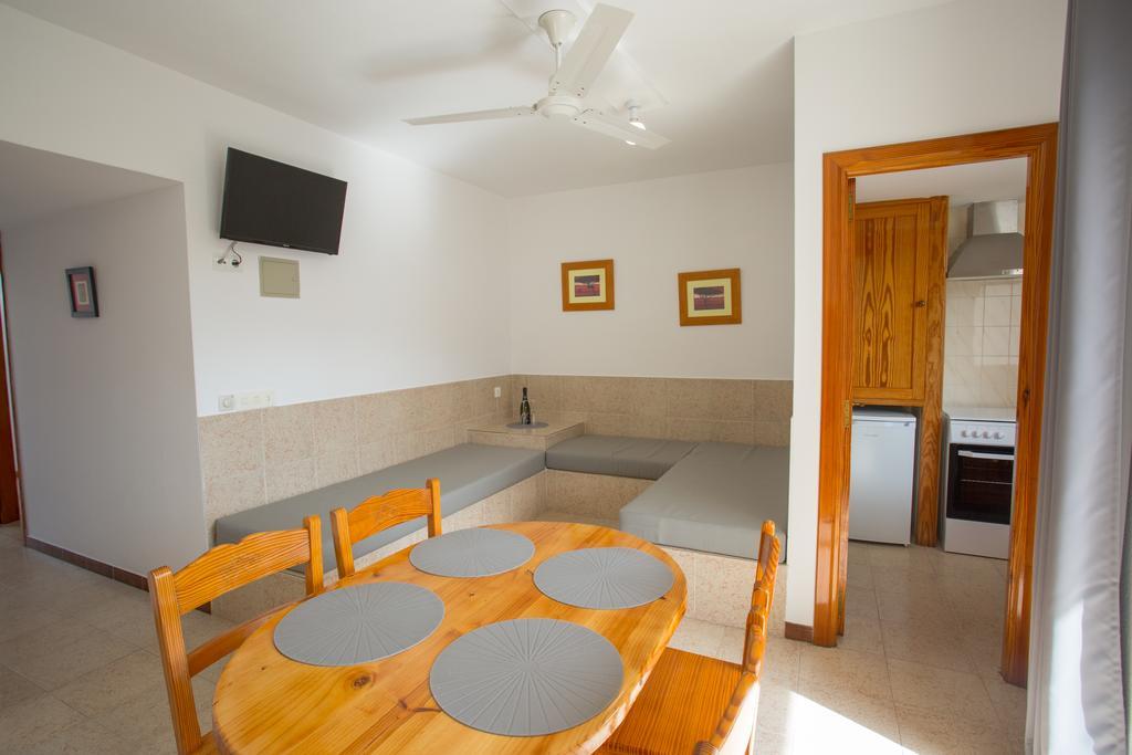 Apartamentos Zodiac Sant Antoni de Portmany Exterior foto