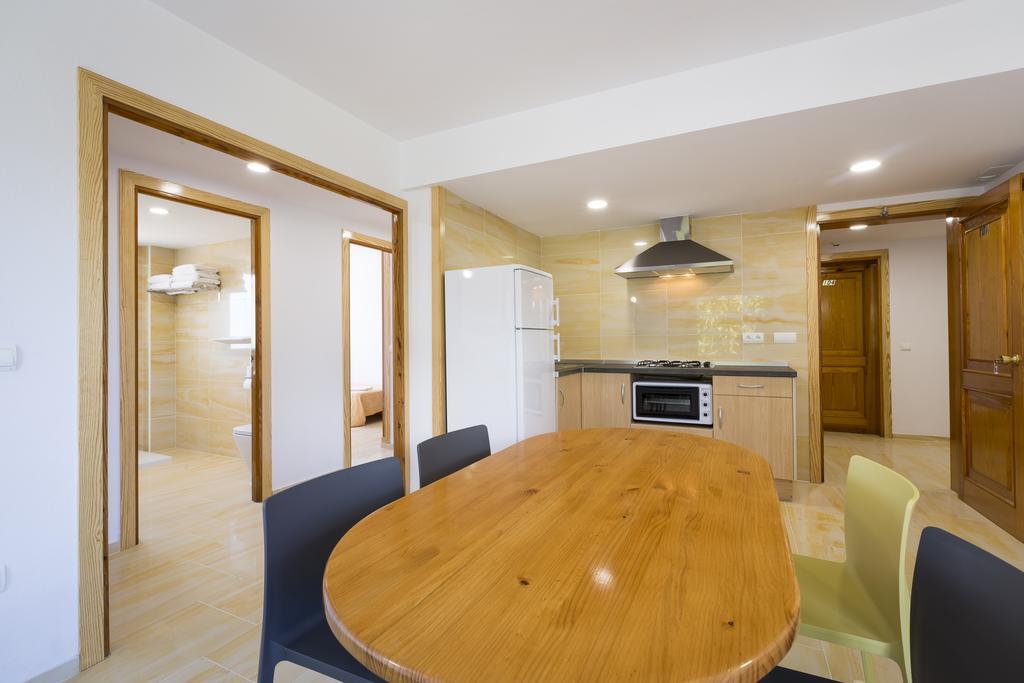 Apartamentos Zodiac Sant Antoni de Portmany Exterior foto