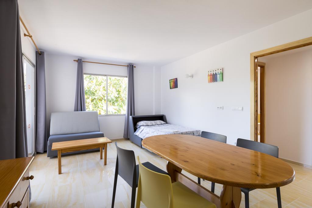 Apartamentos Zodiac Sant Antoni de Portmany Exterior foto