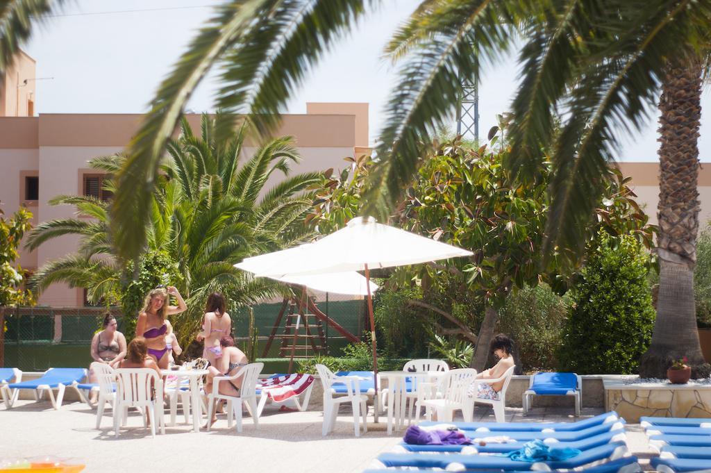 Apartamentos Zodiac Sant Antoni de Portmany Exterior foto
